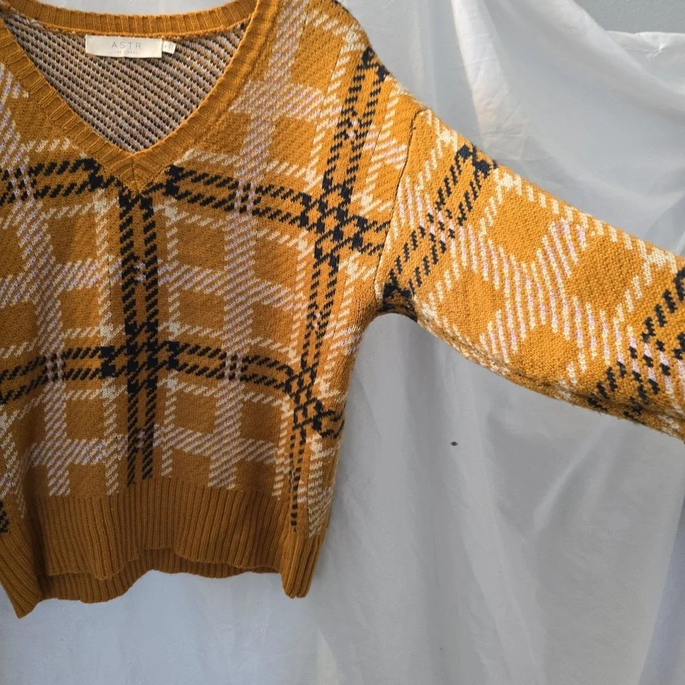 Astr The Label V-neck Mustard Yellow Plaid Sweater Sz M Academia Preppy Y2K Vibe